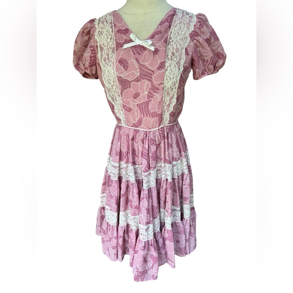 1950s/Early 60s Fitted Bodice, Delicate‎ Lace Trim, Prairie/Western Dress